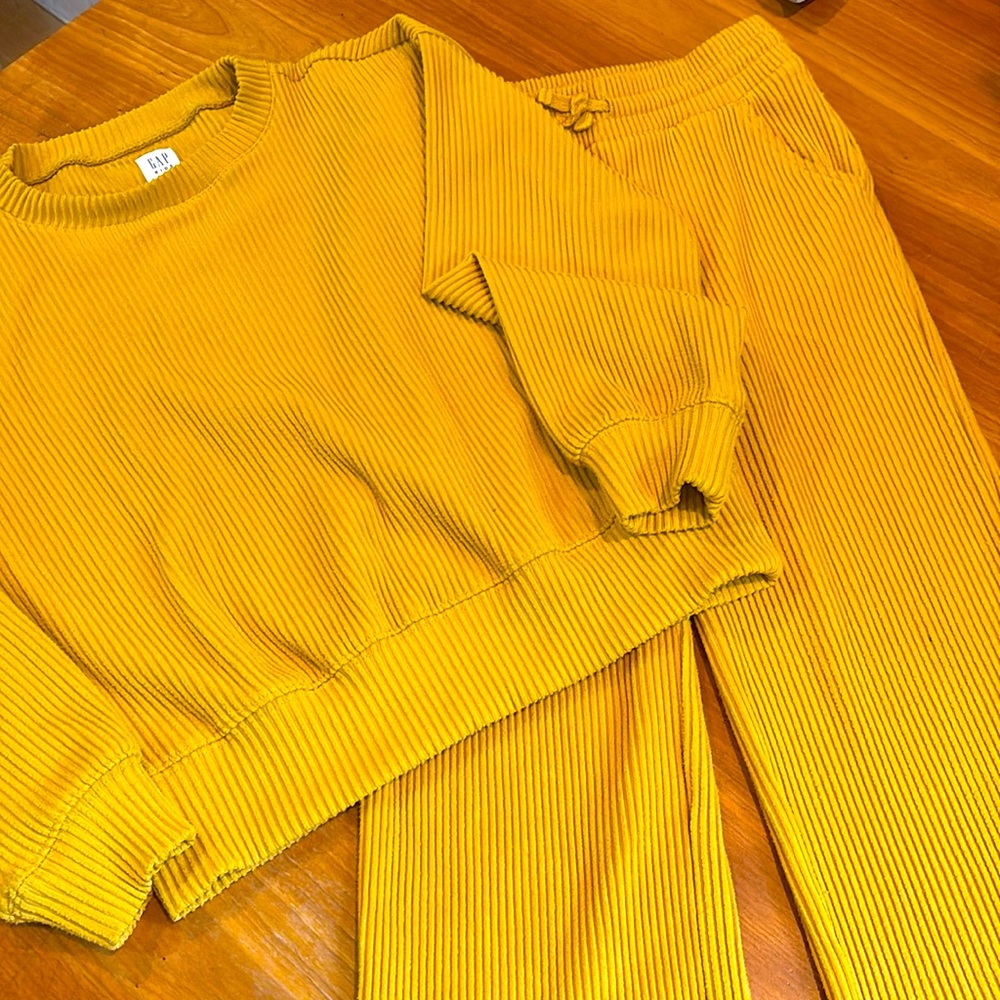 🆕 GAP outfit